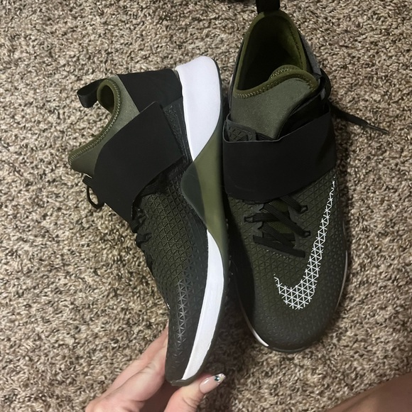 Nike Shoes - Nike green